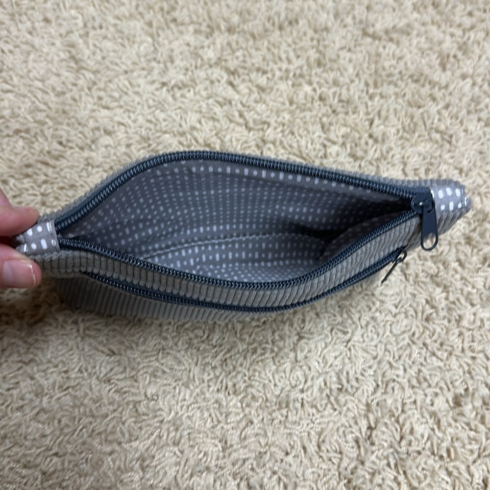 Handmade Gray pouch - Picture 2 of 5